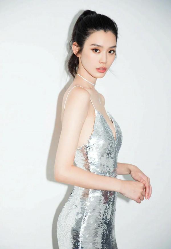 郭碧婷VS奚夢瑤美照:同為豪門貴婦,你更加喜歡誰呢? 郭碧婷VS奚夢瑤美照:同為豪門貴婦,你更加喜歡誰呢?