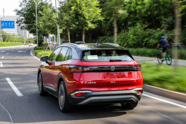 大廠發力很可怕!軸距2765mm空間越級,配超酷“黑科技” 大廠發力很可怕!軸距2765mm空間越級,配超酷“黑科技”