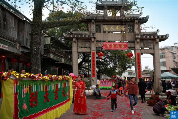 回顧往年潮汕傳統習俗營老爺，帶著神明遊鄉村，盛大場面你見過嗎