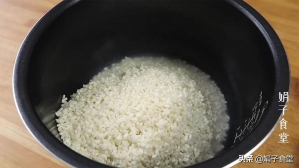 糯米別隻會包粽子了，教你做油餅子卷糕，軟糯香甜，比粽子還香