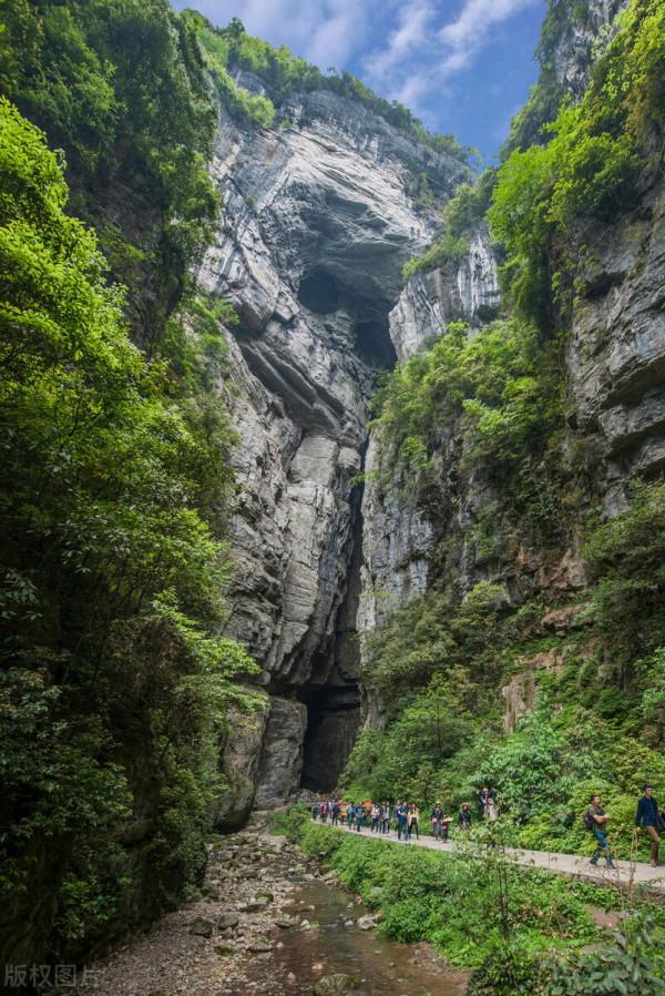 雄偉壯麗的天生三橋
