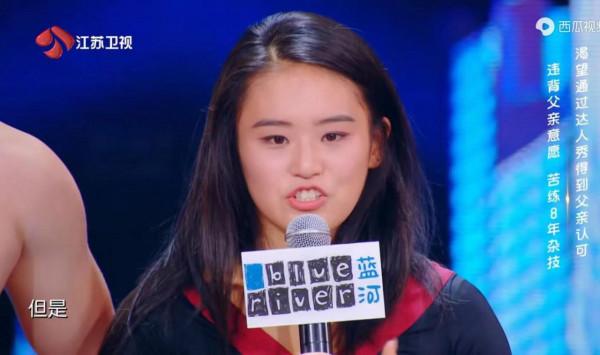 華裔女孩表演雜技，贏得鄧紫棋的爆贊，節目開播以來第一個爆贊