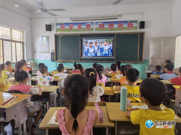 白鹿中心小學舉行第二十四屆推普周系列活動