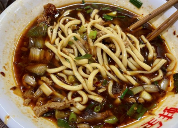 安徽只在夜裡開的麵館，外地人驅車百公里去吃，本地人：不如從前