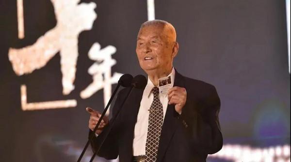 建國飯店施工受阻，鄧小平批示：“有理也不能取鬧，何況無理？”