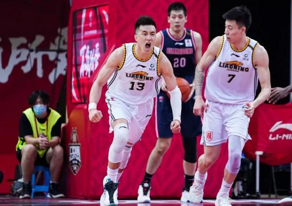 CBA前6輪MVP預測!遼粵3人上榜,山東核心在內,1隊內外雙核入選 CBA前6輪MVP預測!遼粵3人上榜,山東核心在內,1隊內外雙核入選