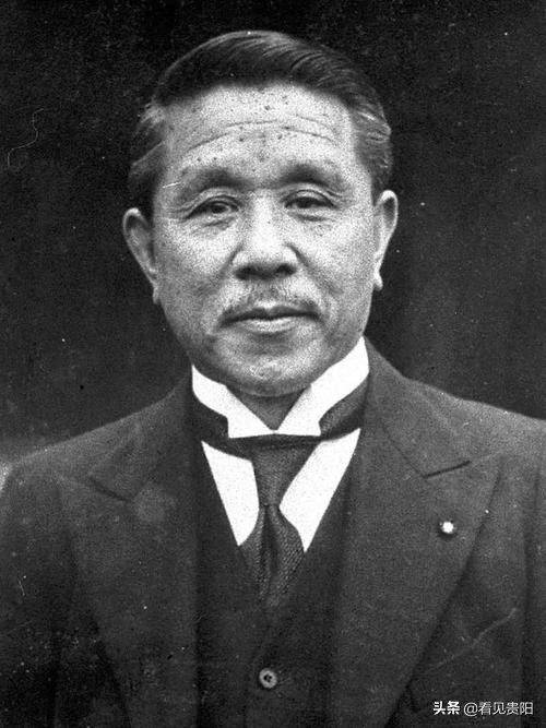 日本戰犯的後代，有的否認罪行，為軍國主義招魂，有的進入娛樂圈