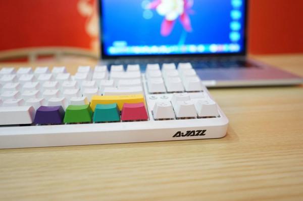 鍵盤可以這樣玩，怪不得這麼多男人入坑！黑爵可換軸鍵盤如何？