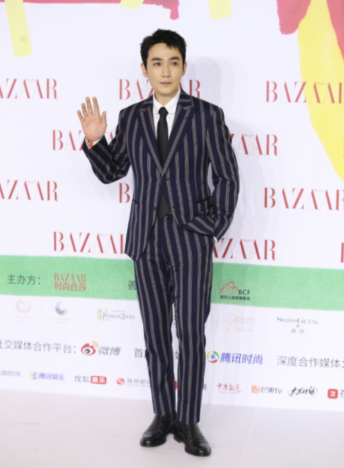 芭莎慈善夜紅毯絕了!景甜張彬彬、楊冪陳偉霆發糖,baby豔壓全場 芭莎慈善夜紅毯絕了!景甜張彬彬、楊冪陳偉霆發糖,baby豔壓全場