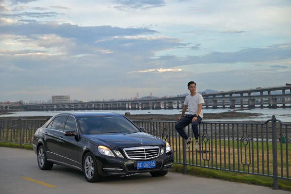 苦等兩年,終得六缸自吸賓士E300L,9年只跑4.5萬公里 苦等兩年,終得六缸自吸賓士E300L,9年只跑4.5萬公里