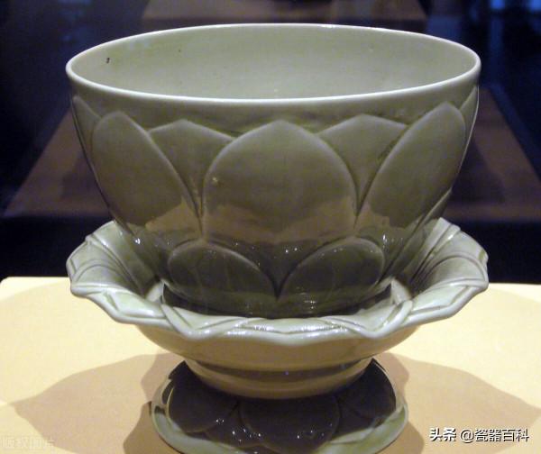 什麼叫秘色瓷？越窯秘色瓷歷史概念、釉色器型、歷史地位和貢獻