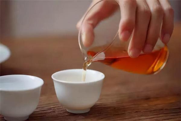 孕期喝水有講究，5種水不適合孕媽喝，你都瞭解嗎？