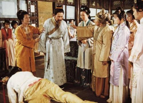 賈母一向世事洞明,為何會如此昏庸,將賈寶玉溺愛成一個紈絝子弟 賈母一向世事洞明,為何會如此昏庸,將賈寶玉溺愛成一個紈絝子弟