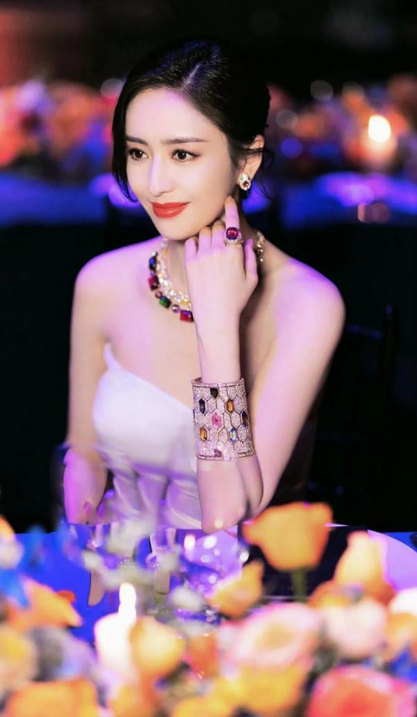 有喜歡佟麗婭的嗎?又白又美 有喜歡佟麗婭的嗎?又白又美