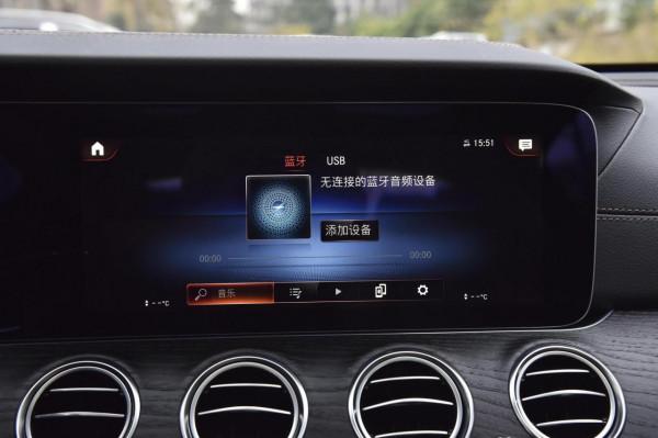 賓士E級PHEV，插電式混合動力，搭載2.0T+9AT，造型年輕時尚