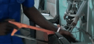 兩噸級裝甲車，單兵外骨骼，空中三蹦子，那些非洲的奇葩自產裝備