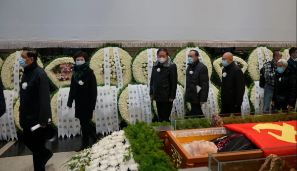 深深緬懷翟雲英阿姨，請接受我們的軍禮