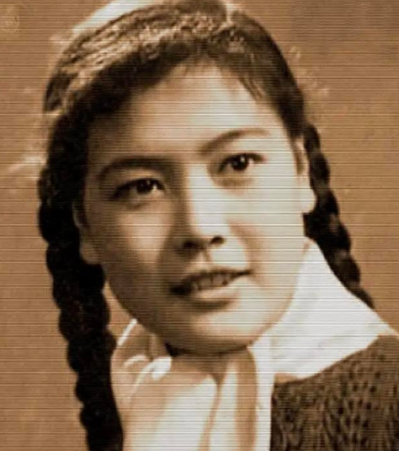 楊雅琴：拍《苦菜花》成名，期待真愛卻被愛所傷，過早離世惹人憐