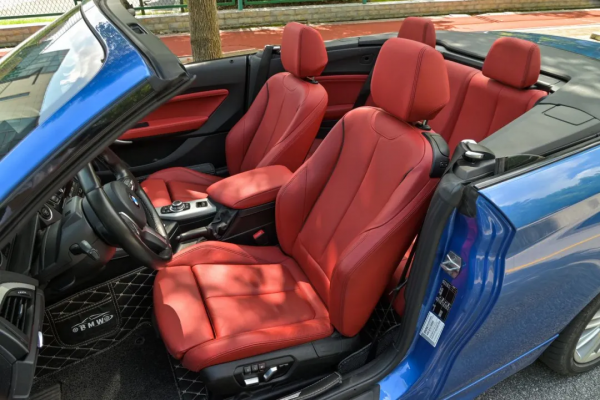 二手寶馬敞篷220i，年均一萬公里，還有M套件，二十多萬即可擁有