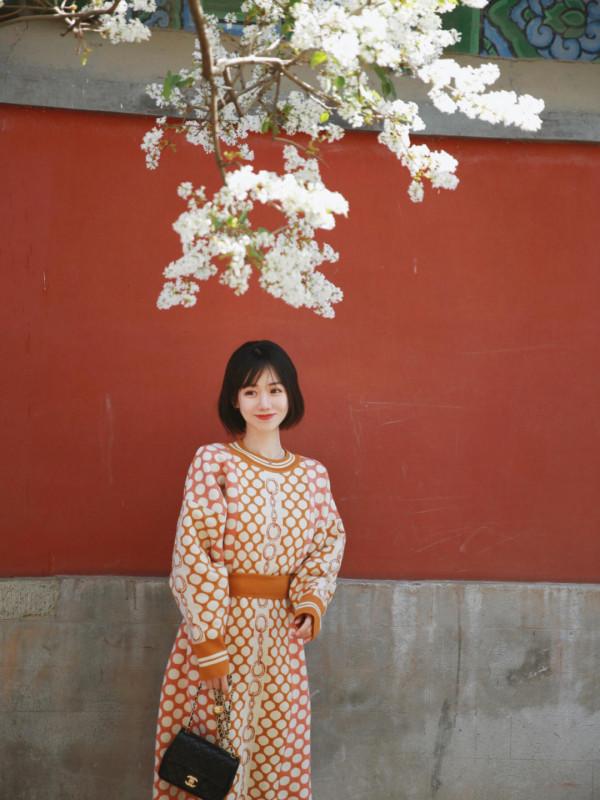 秋季的甜美風火了,學會這幾套少女穿搭,30+也能煥發活力與朝氣 秋季的甜美風火了,學會這幾套少女穿搭,30+也能煥發活力與朝氣