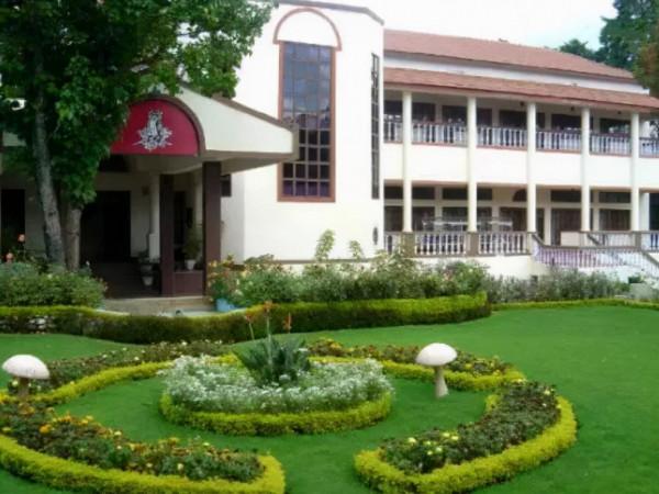 印度直升機墜毀13死 國防參謀長及妻子罹難 全機僅1人倖存 總理悲痛 印度直升機墜毀13死 國防參謀長及妻子罹難 全機僅1人倖存 總理悲痛