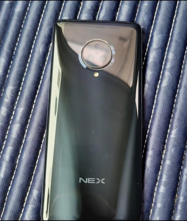 vivo 在線上銷量慘淡？線上下發大財的手機？