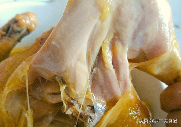 廣東的鹽焗雞太香了，電飯煲就能做，一個星期做一次，吃著太香了