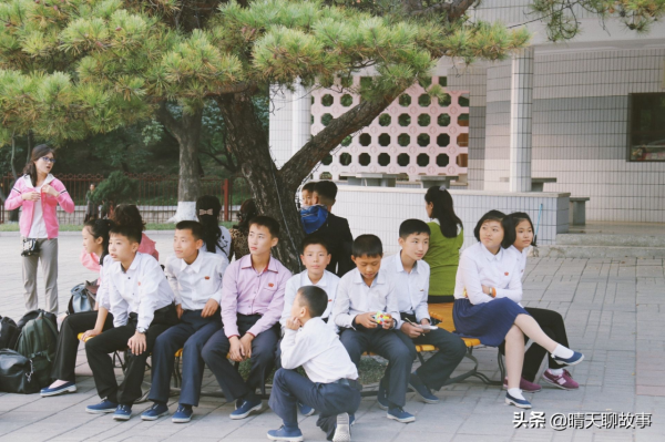 朝鮮的學校，為什麼很少學生要戴眼鏡？有什麼秘訣嗎？