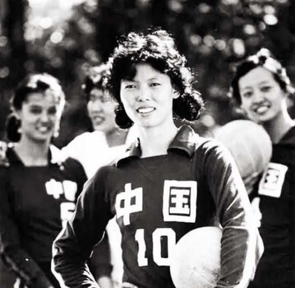 2013年女排將軍陳招娣逝世：郎平、孫晉芳、鄭海霞前來悼念