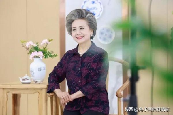 62歲阿姨：和2位奇葩的退休老人搭夥後才知道，自由多可貴