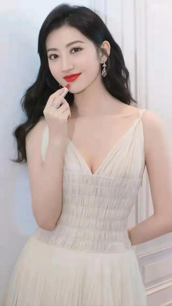 著名演員景甜，真的很甜，美麗大方