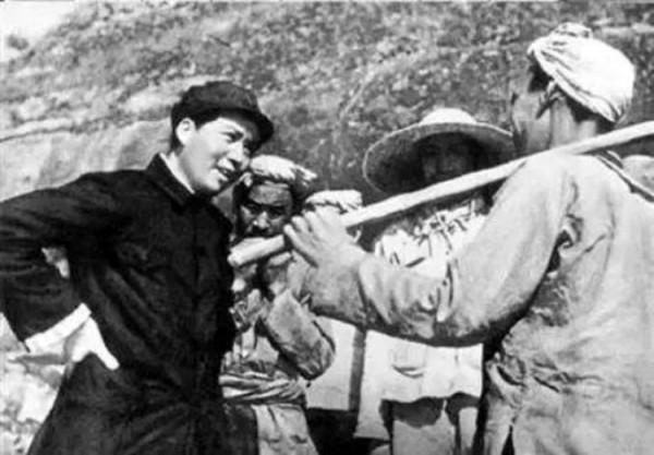 國軍軍長被困求援,蔣介石:願上帝保佑你!毛澤東:人民才是上帝 國軍軍長被困求援,蔣介石:願上帝保佑你!毛澤東:人民才是上帝