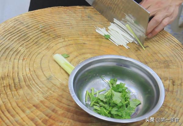 飯店的涼拌豆腐皮為啥好吃,廚師長分享其中的技巧,香辣清脆 飯店的涼拌豆腐皮為啥好吃,廚師長分享其中的技巧,香辣清脆