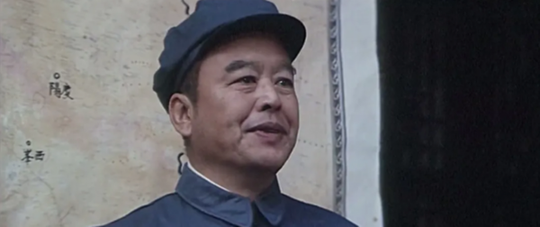 同樣演彭德懷，《長津湖》裡的周小斌與這6位演員相比，差別在哪