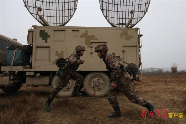 新春走軍營 &vert;&nbsp;青春戰位&CenterDot;無形戰場起硝煙