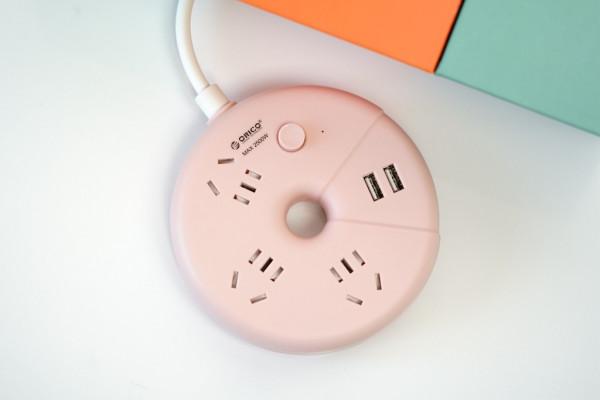 插線板也能玩CP？ORICO甜甜圈新品評測