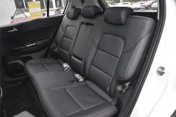 起亞KX5 自動兩驅豪華版，緊湊型SUV，售16&period;98萬，產品力均衡