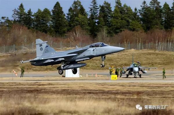 南非空軍戰鬥機已經停飛4個月，空有好飛機卻淪為器官捐獻者