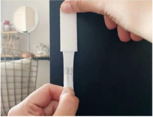 聰明人早就不在牆上打孔了!現在流行免釘膠,牢固不脫落 聰明人早就不在牆上打孔了!現在流行免釘膠,牢固不脫落