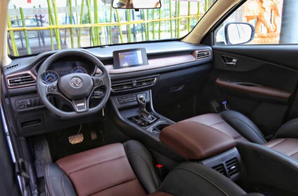 頂配不到8萬就配7座，主打年輕家庭需求，風光S560實力解析！