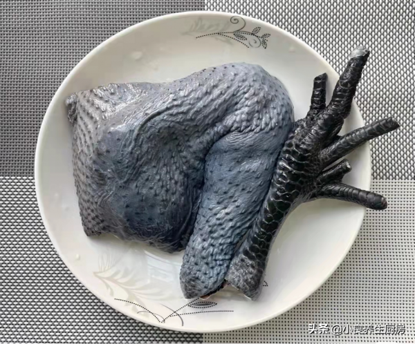 冬天,多給家人喝這湯,熱熱乎乎,營養又滋補,身體很暖和 冬天,多給家人喝這湯,熱熱乎乎,營養又滋補,身體很暖和