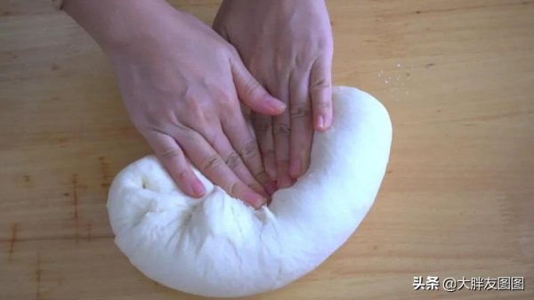 不要烤箱，電飯鍋做鹽麵包的方法，手工揉麵，無器械