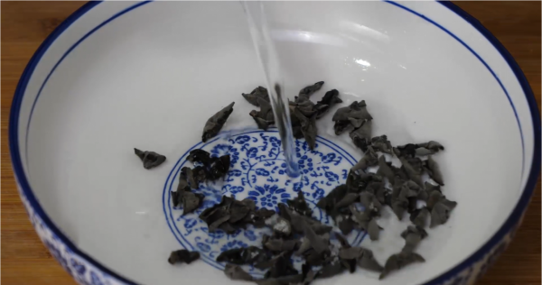 冬天燥熱火氣大，建議多吃8道敗火菜，營養好吃，暖胃驅寒還補水