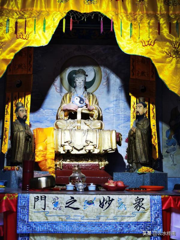 相信不?樓觀臺旁邊有個“老子洞”,可以直通到成都 相信不?樓觀臺旁邊有個“老子洞”,可以直通到成都