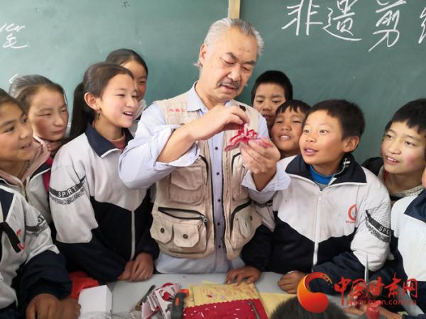 鑿剪紙傳承人王紹良：用頑強的意志書寫人生傳奇