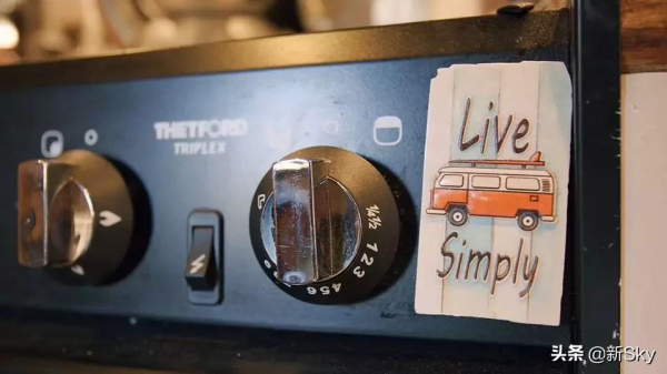 64歲姑娘賣房去流浪，把全世界裝進僅8㎡家：希望我老了能這麼酷