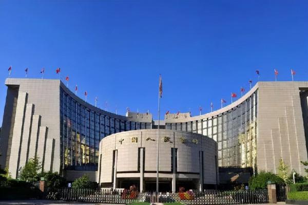 螢火創業簡報|小米手機賣不動了:8000家門店也沒用? 螢火創業簡報|小米手機賣不動了:8000家門店也沒用?