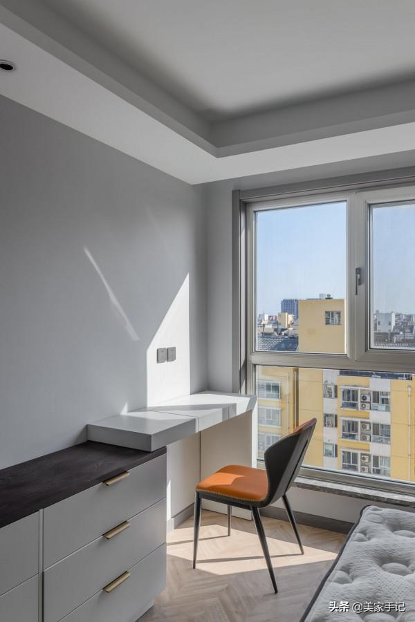 她家138㎡大宅，一進門玄關就把我迷住，客廳設計太棒了！曬一曬