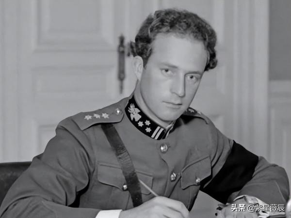 王牌飛行員奇遇:駕駛直升機在空中遭遇15米巨蟒,真相成謎 王牌飛行員奇遇:駕駛直升機在空中遭遇15米巨蟒,真相成謎