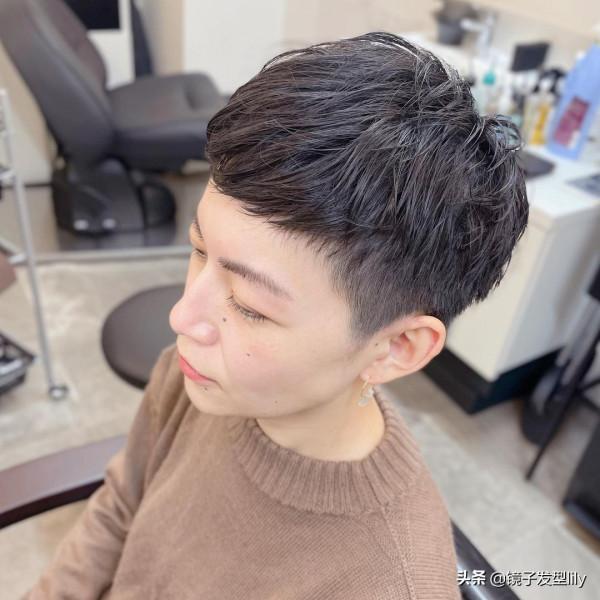 選對髮型有多重要?推邊頭讓白髮阿姨年輕10歲,還有10幾款任你挑 選對髮型有多重要?推邊頭讓白髮阿姨年輕10歲,還有10幾款任你挑